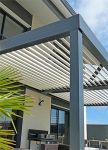 pergola bioclimatique à lames orientables