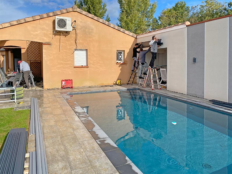 poseur de Design Concept LS, fabricant d'abris de piscine en verre sur mesure