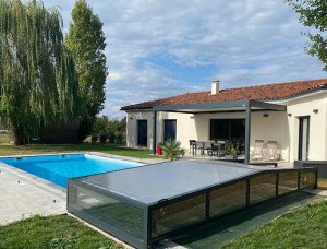 abri bas en verre pour piscine et pergola biocliimatique par Design Concept LS