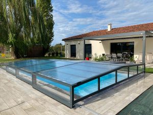 abri bas en verre pour piscine et pergola biocliimatique par Design Concept LS