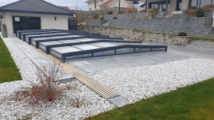 abri piscine bas en verre