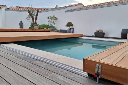 terrasse mobile avec 3 plateaux coulissant dans la longueur dont 2 sont en gigogne