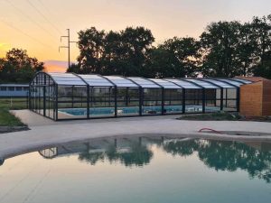 Abri haut de piscine pour camping à Vensac