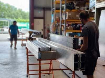 Poutres aluminium utilisées pour la conception des terrasses mobiles DCLS